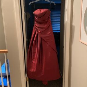 Women’s Evening Gown (altered to fit size 0-2)
